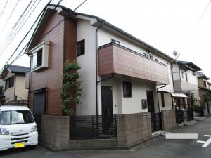 埼玉県　入間市　東町　Ｆ様邸　築20年２世帯住宅　屋根カバー(セネター)　外壁塗装(ガイソーウォール無機４Ｆ)　ベランダ角サイディング補修