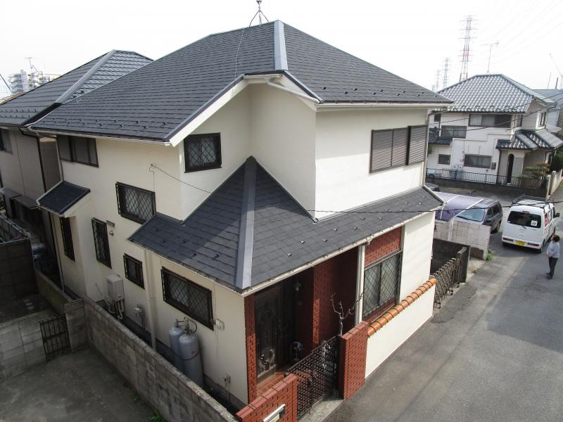 屋根・瓦葺き替え、下屋根壁際カット塗装